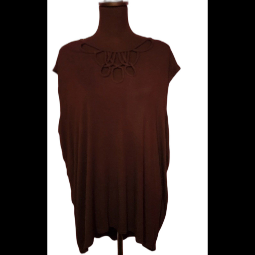 Chelsea & Theodore Black Plus Size 2X Sleeveless top. Brand New